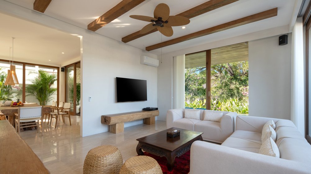Elite Havens - The Atma Bali - Spacious living and dining area